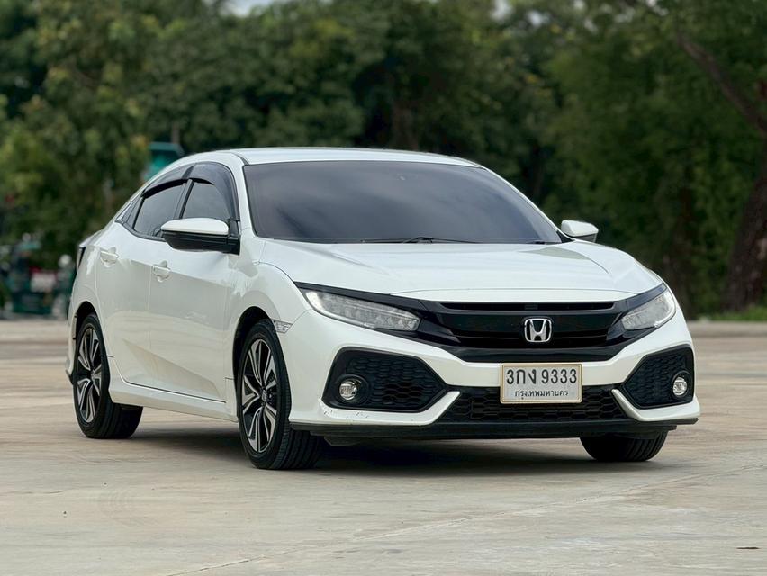 HONDA CIVIC FK  1.5 TURBO  สีขาว ปี 2018 เกียรออโต้   6