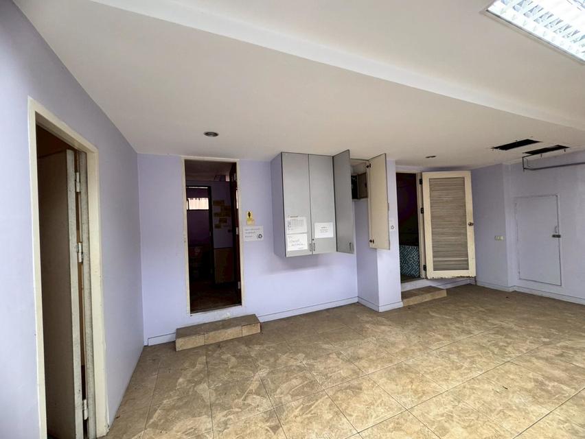 ให้เช่าอาคารพาณืชย์ ชั้น 1 และชั้นลอย อาคารโล่งสวย ติดถนนรามคำแหง (N.1920) 3