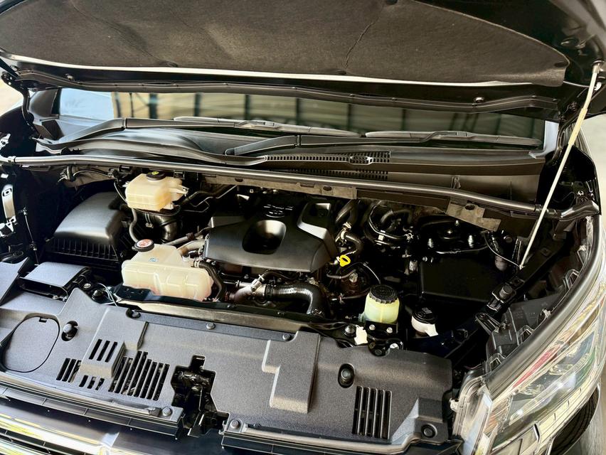 Yoyota Majesty 2.8Grande ปี24 18