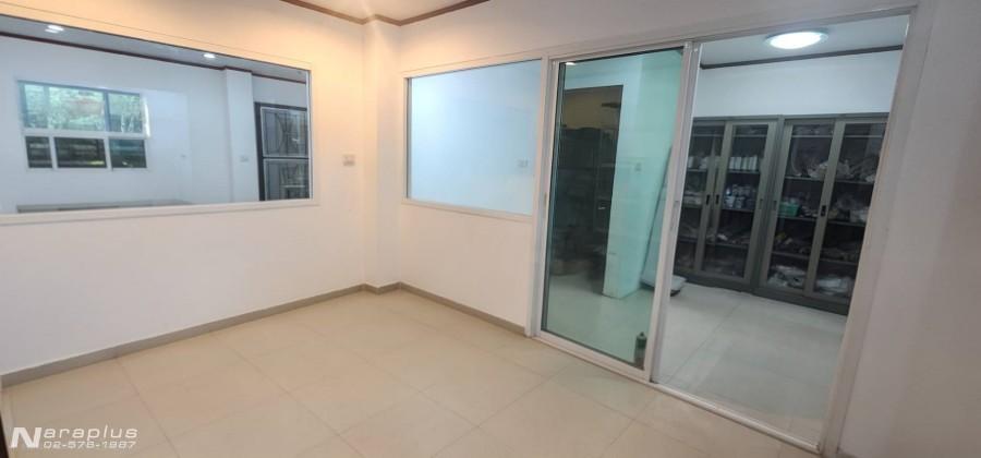 68121168 : ขายบ้านเดี่ยว 2 ชั้น + พื้นที่ดาดฟ้า เป็น Home Office ขนาด 8 ห้องนอน ขนาด 92.5 ตร.ว. สุขาภิบาล 5 ซอย.37 บางเขน กรุงเทพฯ พื้นที่ใช้ส 8