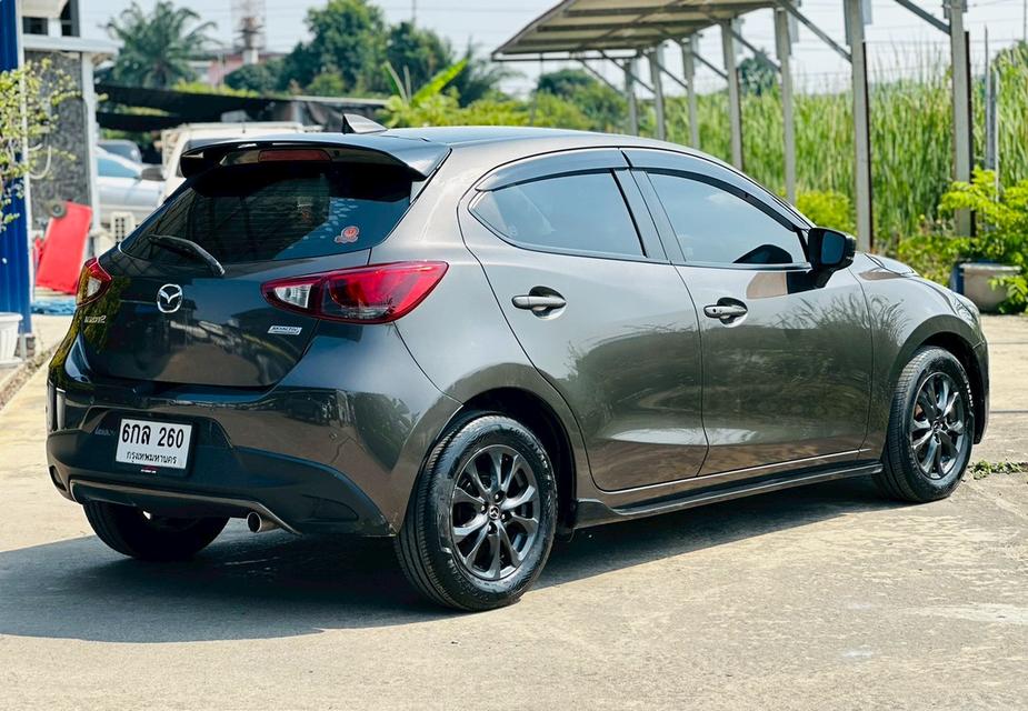 รถบ้านเข้าใหม่ สวย เดิม เข้าศูนย์ตลอด วารันตีหลังการขาย #MAZDA 2 Skyactiv 1.3 High Connect ปี2017จด2018 สีน้ำตาลเข้ม เกีรย์ออโต้ เครื่องเบนซิน ราคา รูปที่ 7