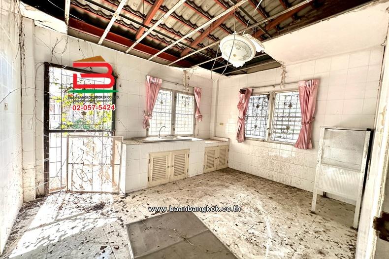 บ้านเดี่ยว เนื้อที่ 70 ตร.ว. หมู่บ้าน นันท์นลิน ปาร์คโฮม เฟส 3 (ซอยคู้-คลองสิบ 2) ถนนมิตรไมตรี แขวงคู้ฝั่งเหนือ เขตหนองจอก 5