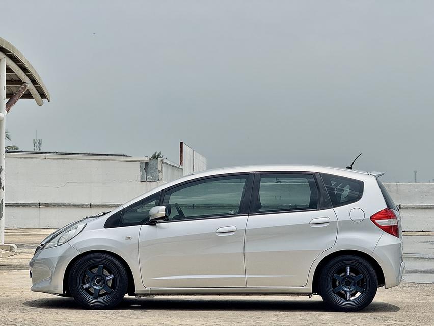 HONDA JAZZ GE 2011 AUTO IVTEC 8
