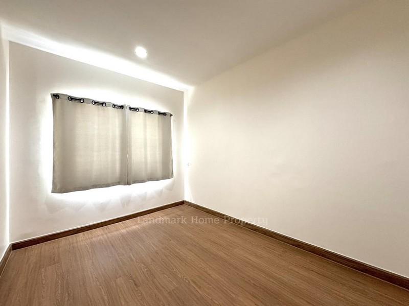 LM26-0022 ขายทาวน์โฮม 2 ชั้น กลเด้นทาวน์ รามอินทรา - คู้บอน เนื้อที่ 21.2 ตรว 4นอน 3น้ำ ใกล้ Big C คู้บอน 6