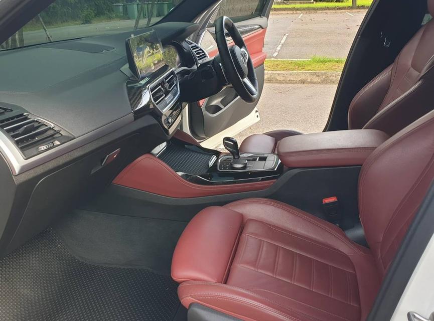 รถเข้าใหม่! BMW X4 xDrive20d M Sport LCI (2023) สีขาว เบาะแดง พร้อม LOGO 50 ปี 7