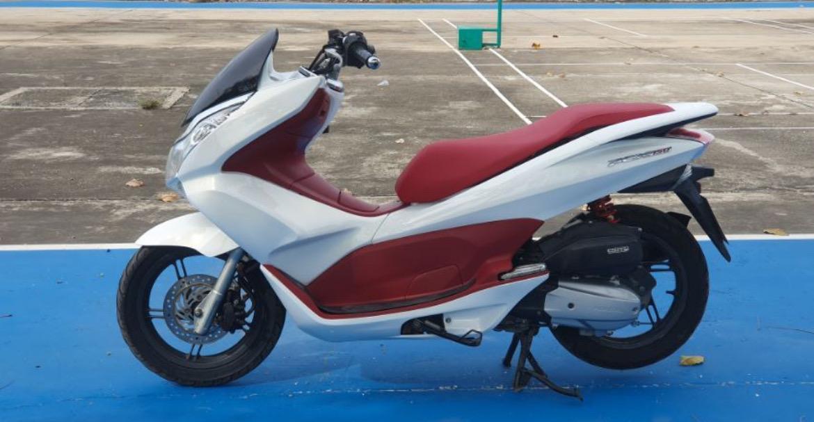 Honda PCX 150 สีขาว - แดง 3