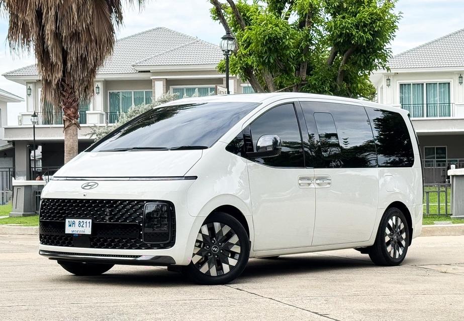 (แจ้งรหัสรถ AVA8211) 🇰🇷 Hyundai Staria PREMIUM 2.2 Top สุด ปี 2023
