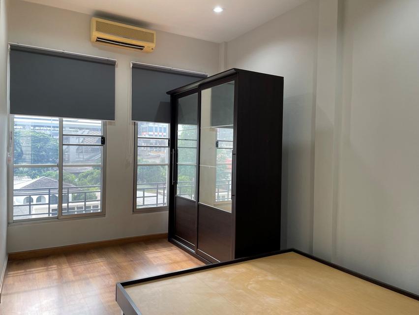 ให้เช่า บ้านกลางเมืองรัชดา-ลาดพร้าว โฮมออฟฟิศ 4 ชั้น ใกล้MRTลาดพร้าว ลาดพร้าว23 รีโนเวทใหม่ 6