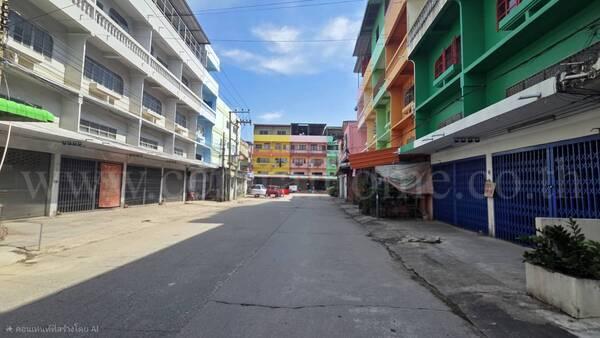 อาคารพาณิชย์ 4 ชั้น ซอยเพชรเกษม 93 ใกล้ตลาดอ้อมน้อย  2