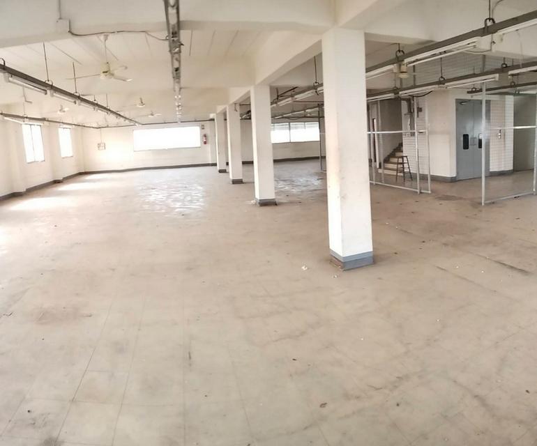 ขายอาคารสำนักงาน 6 ชั้น พร้อมโรงงาน คลังสินค้า พื้นที่ 200 ตร.วา ซอยลาดพร้าว 80 แยก 26 เขตวังทองหลาง 9
