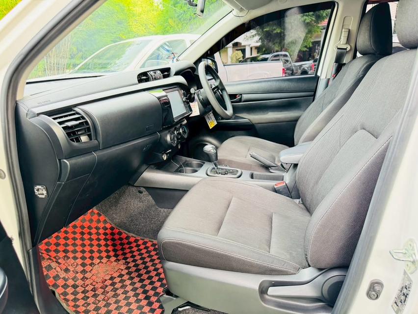 #TOYOTA  Hilux Revo Doublecab เครื่อง 2.4 cc, รุ่น Entry Z edition AUTO ปี 2024 ~ไมล์แท้ 2x,xxx กม ~เกียร์อัตโนมัติ CVT รูปที่ 9