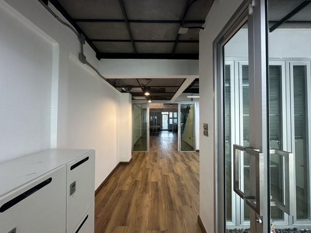 ขาย ทาวน์เฮ้าส์ 2 ชั้น สไตล์ Loft ลาดพร้าว โชคชัย 4 ซอย 55 ถนนเมน รีโนเวทใหม่พร้อม double volume ใกล้ลาดพร้าว วังหิน 44  8