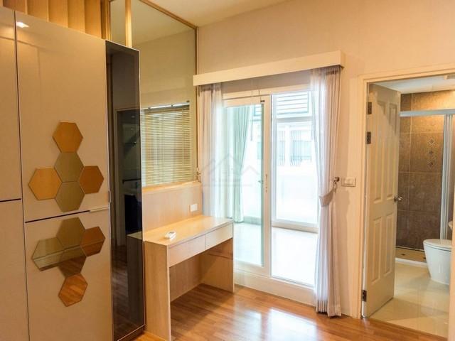 ให้เช่าทาวน์เฮ้าส์ 3 ชั้น 25 ตรว. บ้านกลางเมือง เออร์บาเนี่ยน พระราม 9-ลาดพร้าว หลังมุม ใกล้โฮมโปร 2