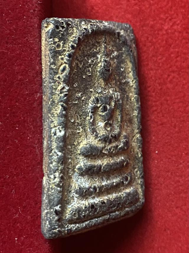 พระสมเด็จ ผสมเหล็กไหลไพรดำ ปิดทองเดิม กรุวัดพระแก้ว วังหน้า