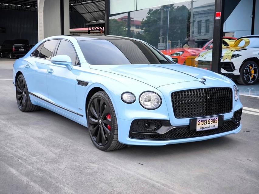 รหัสรถ KPV9999 2024 Bentley Flying Spur 2.9 Hybrid 4WD สีแดง Wrapฟ้า 1