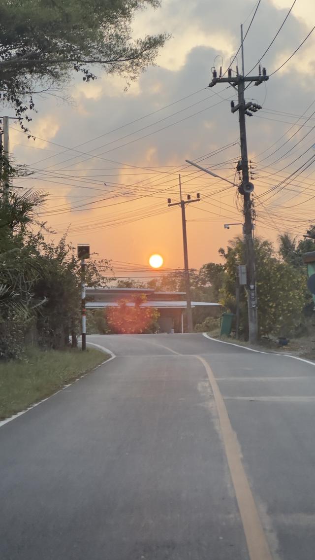 🔥🌊 ขายด่วน! ที่ดินทำเลทอง 1 ไร่ 3 งาน ติดถนนดำ-ใกล้ทะเลแค่เอื้อม! 🔥 1