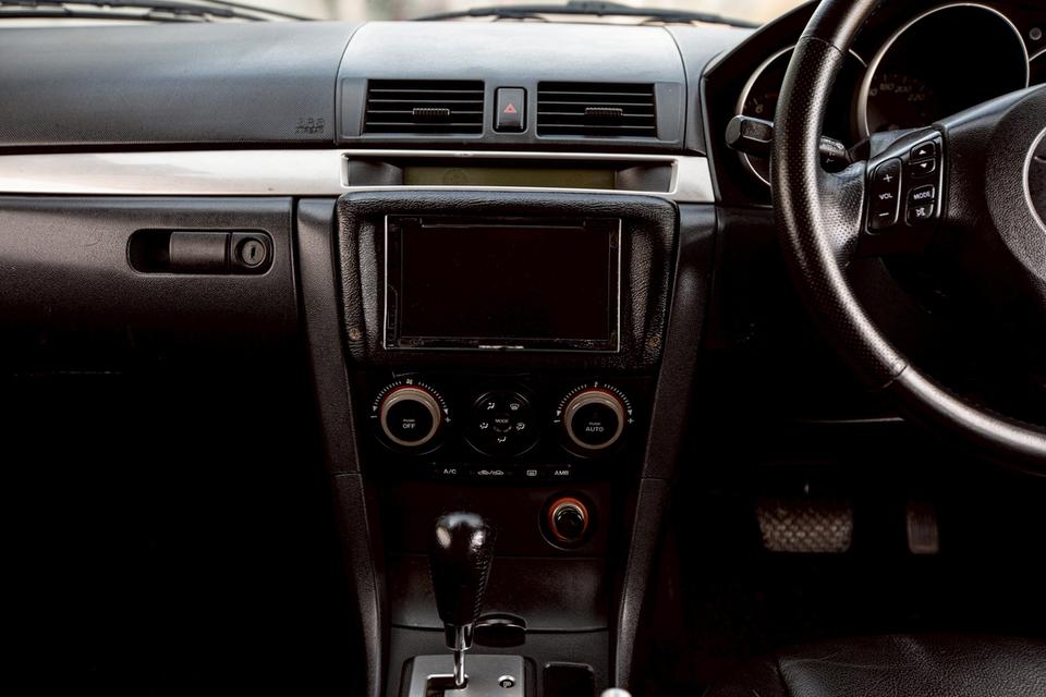Mazda3 2.0 Maxx Sport ซันรูฟ ปี 2006 สีขาว  16
