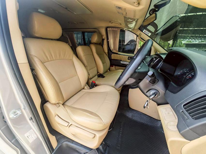 2017 HYUNDAI H-1 2.5 ELITE 12