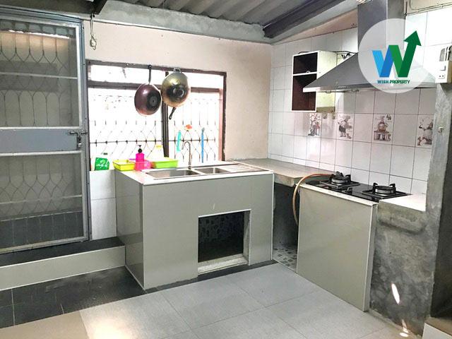 ขายบ้านชั้นเดียว 27 ตร.ว. สภาพดี พร้อมอยู่ ต่อเติมครบ  2 ห้องนอน 2 ห้องน้ำ 1 ที่จอดรถ  ใกล้รถไฟฟ้าสถานีดอนเมือง 9