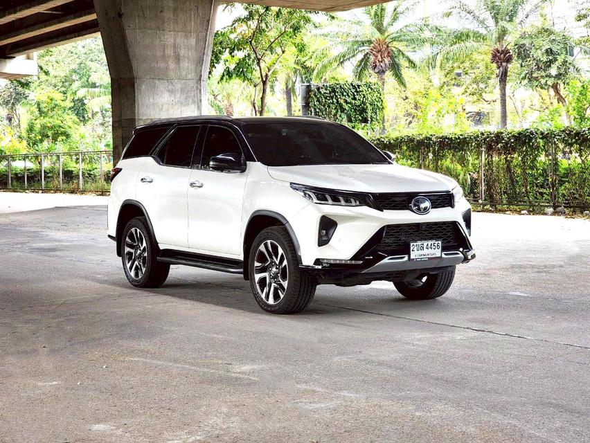 ขายรถ Toyota Fortuner 2.8 Legender 4WD ปี 2022 สีขาว เกียร์ออโต้