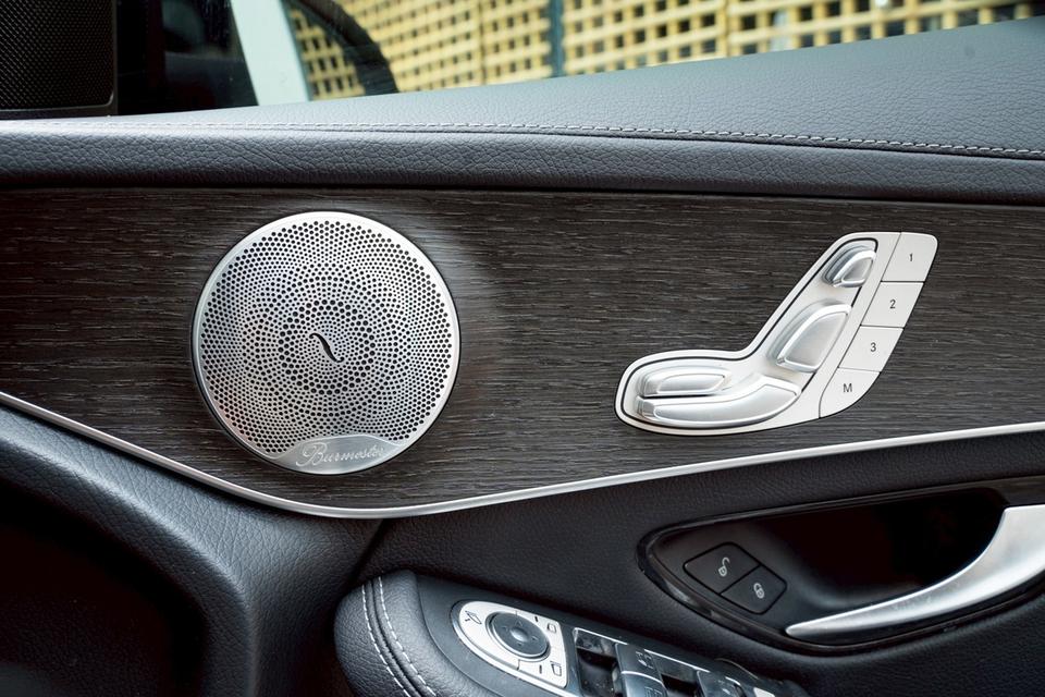 Benz GLC300e AMG Dynamic Facelift จดทะเบียน 2021✔️มือเดียว 90,000KM ตัวท็อปสุด AMG หลังคาแก้ว รุ่น Facelift รูปที่ 13