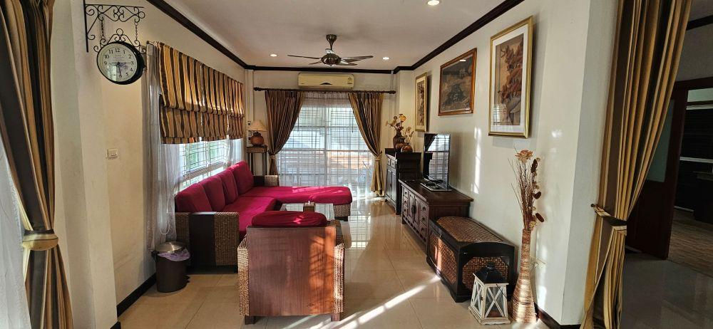 ขายบ้านเดี่ยว 2 ชั้น หมู่บ้านมนตรีปาร์ค ศรีราชา พื้นที่ 80.1 ตรว. ทำเลดี ใกล้ถนนสุขุมวิท เดินทางสะดวก เพียง 4.5 ล้าน 2