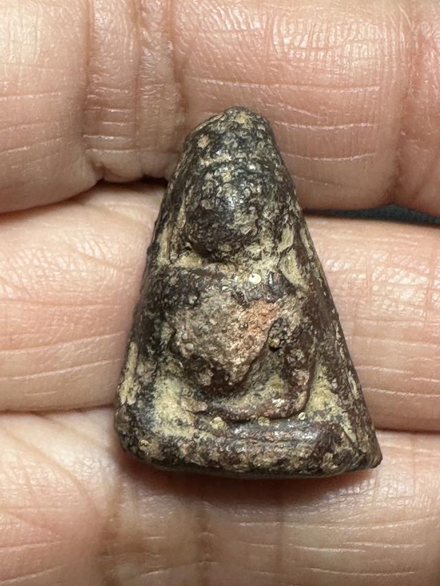 พระนางพญาพิมพ์ อกนูนเล็ก