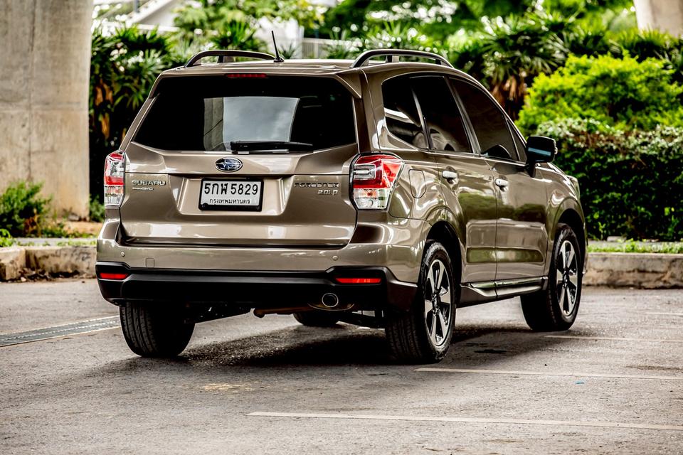 Subaru Forester 2.0iP ปี 2017 สีน้ำตาล มือเดียวป้ายแดง  5