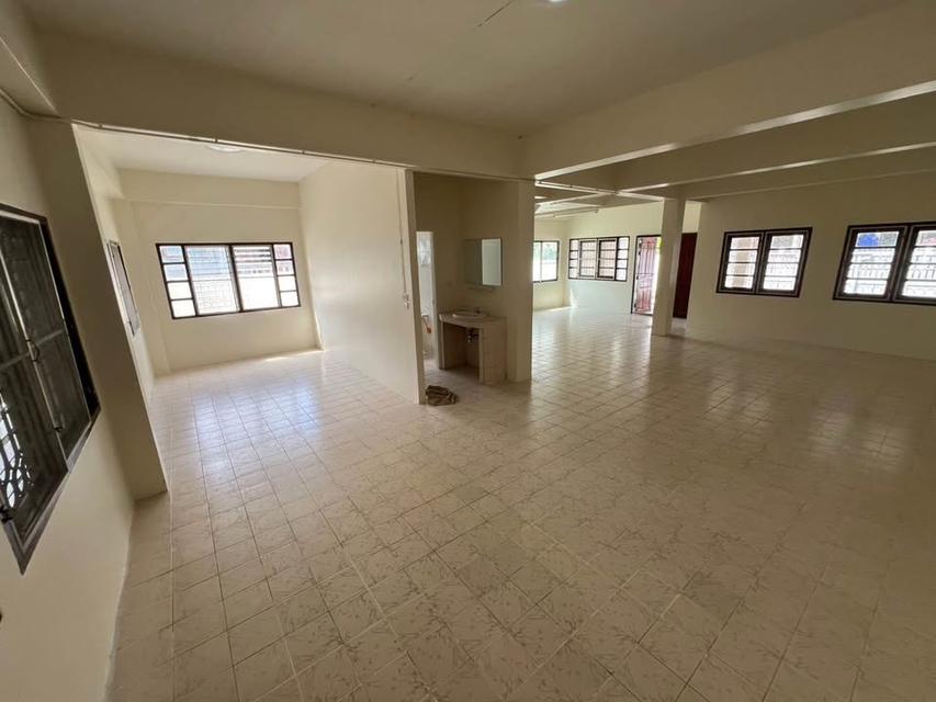 🏡 ให้เช่าทาวน์เฮ้าส์ 2 ชั้น2คูหา ทำเลเศรษฐกิจ ใกล้สนามบิน #เมืองเชียงใหม่ ราคาเพียง 22,000 บาท/เดือน ✨ 清迈市区双联两层联排别墅出租 6 卧室 3 卫生间 – 租金 22,000 泰铢/月 ✨ 13