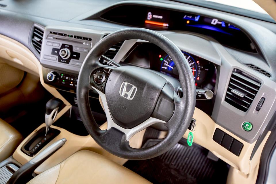 Honda Civic Fb 1.8S ปี 2012 เกียร์ออโต้ สีฟ้า มือเดียวป้ายแดง 13