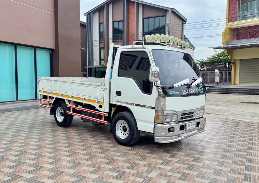 ISUZU NKR รถบรรทุก 4 ล้อ หัวการ์ตูน 3