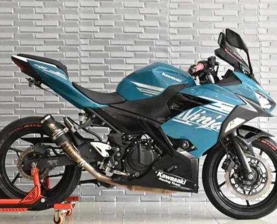Kawasaki Ninja H2R สีฟ้าดำ 2