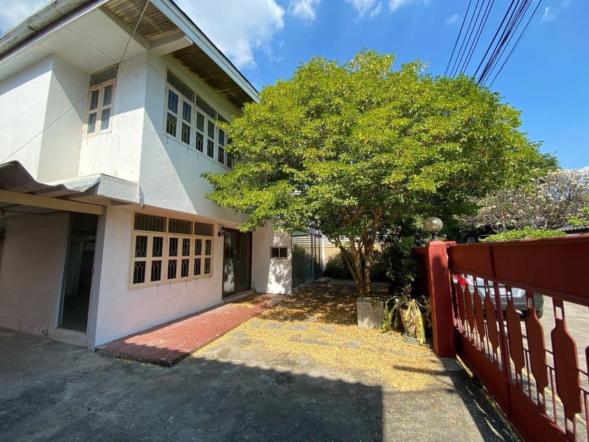 Nice House 224 SQM. Good zone Latphrao with tenant 1 year 3