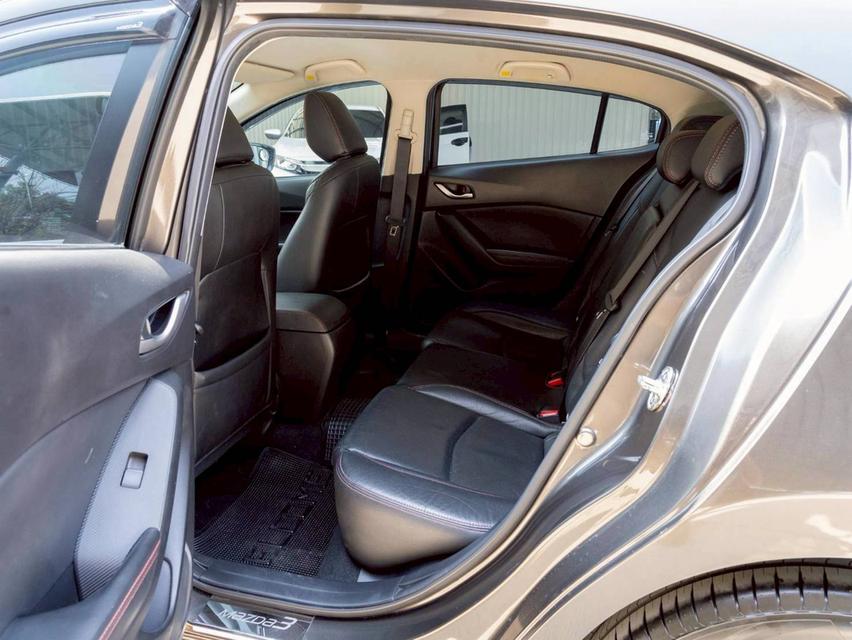 Mazda 3 2.0C ปี 2016 ♨️ #ประกันเครื่องเกียร์หลังการขาย3ปี / 30,000km. ♨️ รูปที่ 11