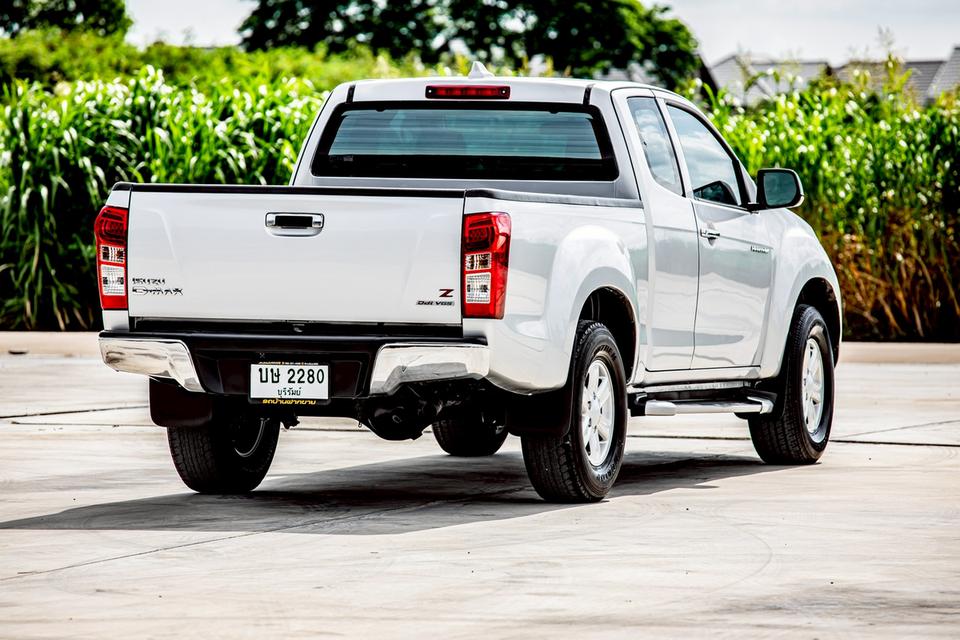 Isuzu D-Max Hi-Lander Cab 2.5 VGS Z ท๊อปปี2015 เกียร์ธรรมดา สีเทา 6