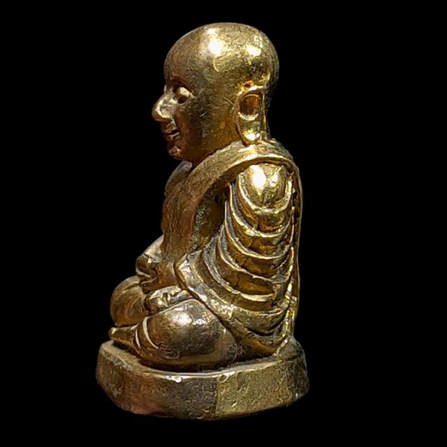 รูปหล่อหลวงพ่อเงิน วัดบางคลาน รุ่นเมตตาบารมี เนื้อทองเหลือง ปี 2545