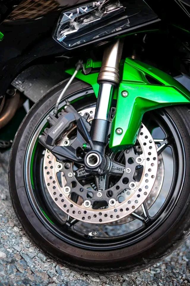 ส่งต่อ Kawasaki Ninja H2R 3