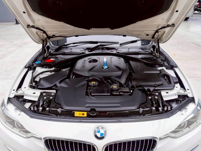 BMW 330e Luxury ปีจด 2017 17