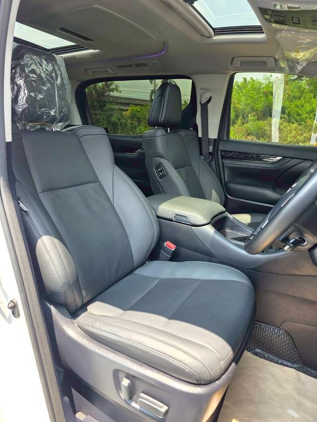Toyota ALPHARD 2.5SC PACKAGE  สีขาว ปี 2023 ไมล์ 40,000 กม. รูปที่ 9
