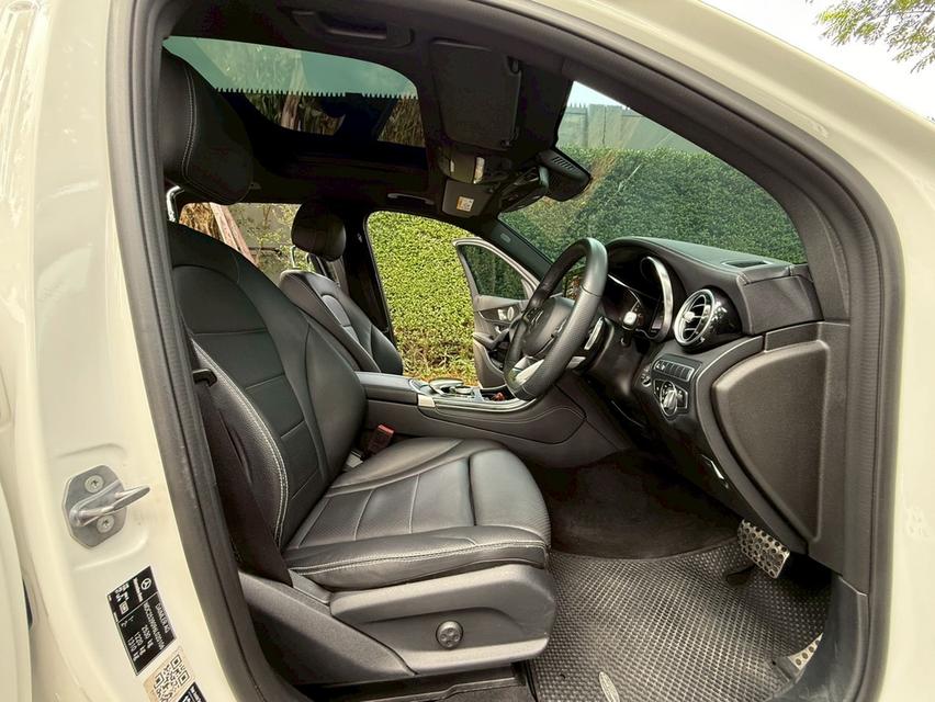 Benz GLC250 d AMG Dynamic ดีเซล สีขาว ปี 2019 รถบ้านมือเดียวป้ายแดง  ไม่เคยทำสี 8