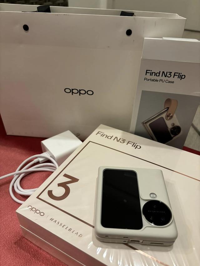 ราคาพิเศษ Oppo Find N3 Flip สีครีมทอง  5