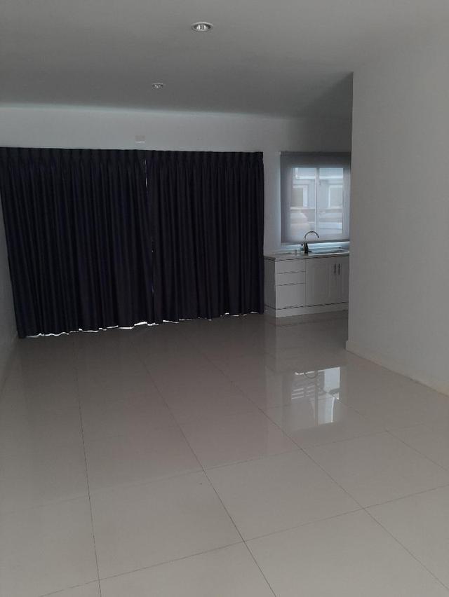 ให้เช่าหรือขายทาวน์โฮมภณาสิริ เรสซิเด้นท์สภาพใหม่ ทาว์นโฮม3ชั้น มีแอร์ทุกห้อง และห้องน้ำทุกชั้น พร้อมห้องรับแขก ห้องเก็บของ แยกเป็นสัดส่วน 19