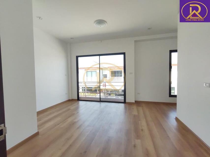 ขายบ้านใหม่เหลือ2หลังสุดท้าย โครงการบ้านภูริ บ้านแฝดสไตล์บ้านเดี่ยว 2 ชั้น สวยทันสมัย พร้อมเข้าอยู่ ต.บ้านสวน อ.เมืองชลบ 8