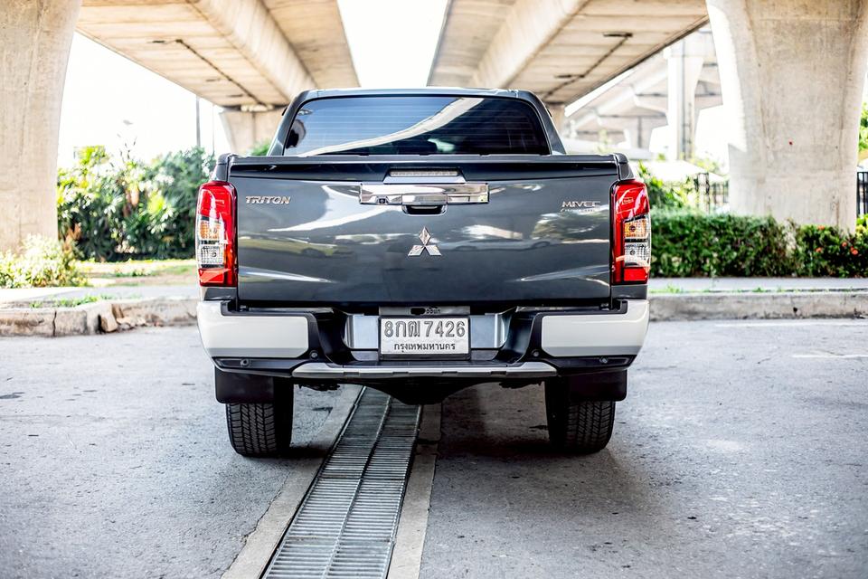 Mitsubishi Triton 2.4 GT PREMIUM Plus 4x4 Double cab ปี 2019 เกียร์ออโต้ สีเทา มือเดียวป้ายแดง 6