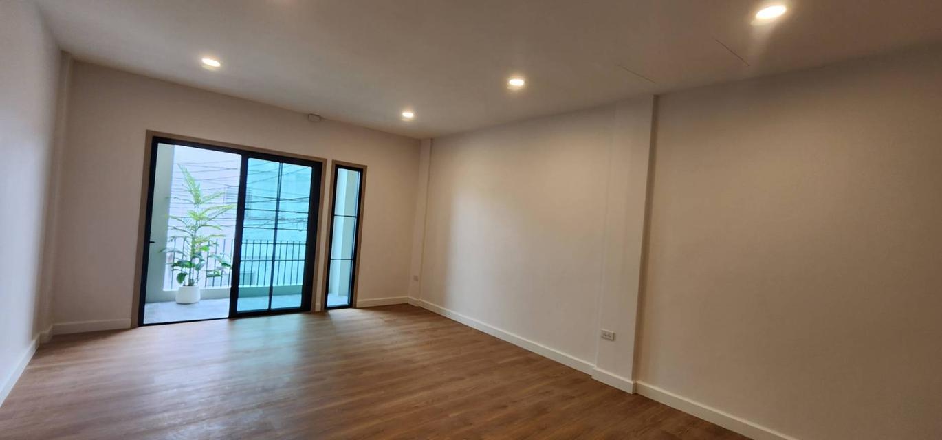 ขายทาวเฮ้าส์ หมู่บ้านเลิศอุบล 16 ตรว. รามอินทรา 65 10