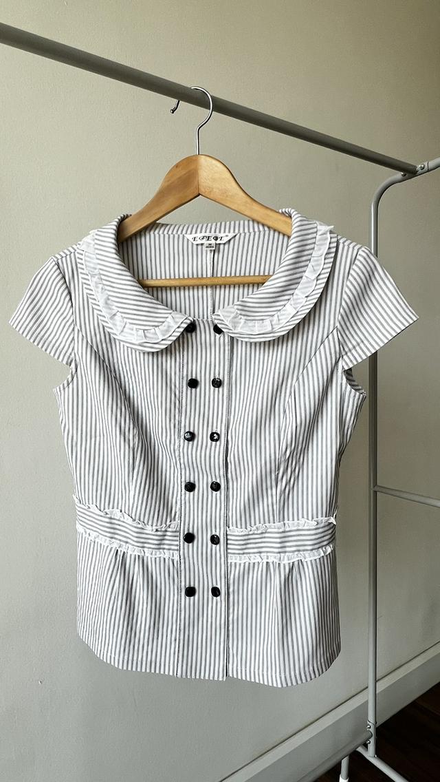 ส่งต่อเสื้อผ้ามือสองชิ้นโปรด ซื้อในห้างจากประเทศจีนสมัยไปทำงาน คุณภาพสูง แต่ตัวเล็กและวัยเกินไปใส่ไม่ได้แล้ว