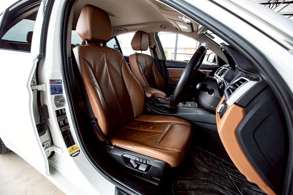 BMW 320i Luxury ปี 2016 6