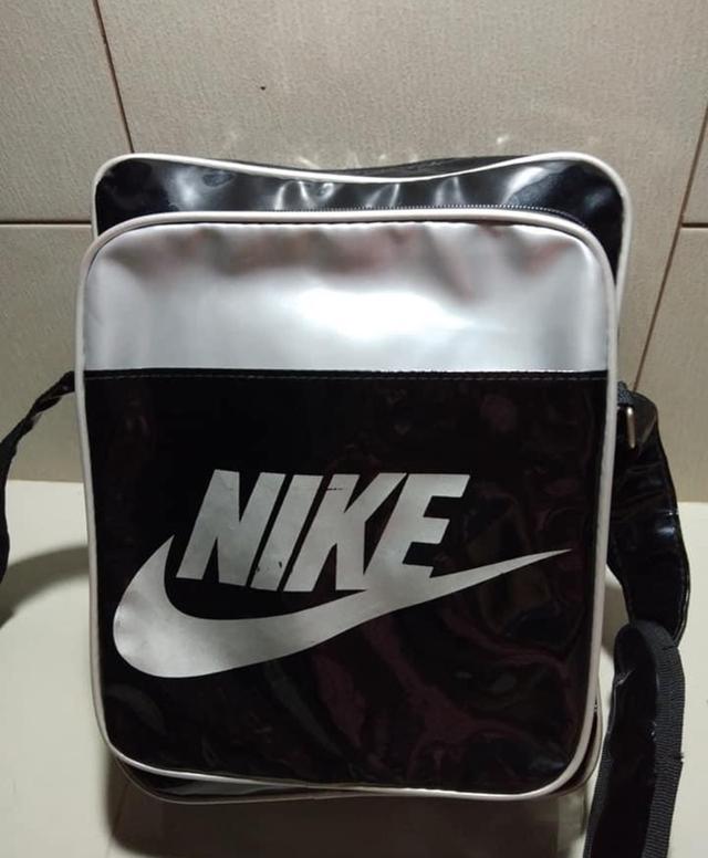 กระเป๋าสะพายข้าง Nike 2