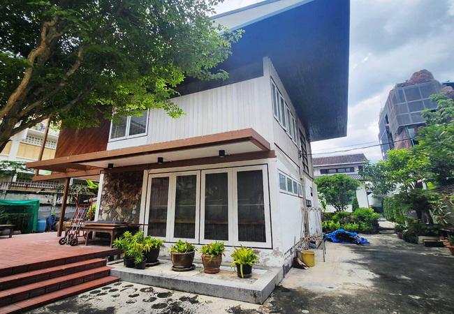 ขายบ้านเดี่ยว ถนนนครไชยศรี เขตดุสิต กรุงเทพมหานคร เนื้อที่ 127.8 ตร.ว. 2 ชั้น 3 นอน 2 น้ำ 2