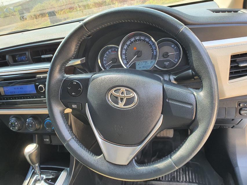 Toyota Altis 4